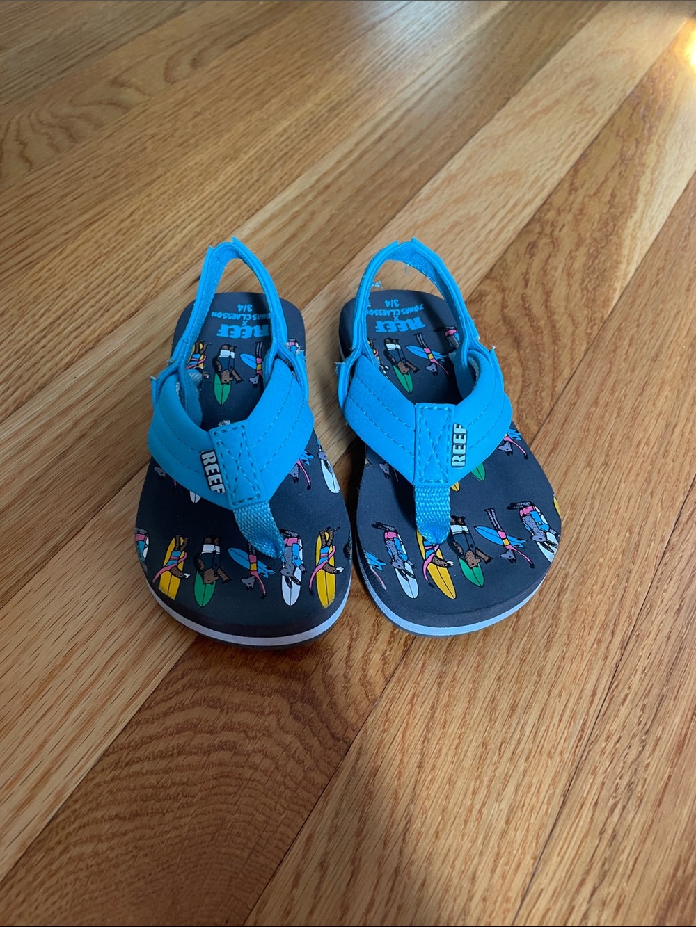 Reef Kids Blue Surfboard Print Back-Strap Sandals